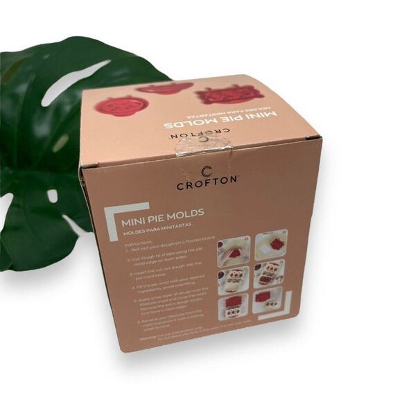 🆕 Crofton Mini Pie Molds in Red - Set of Three - Picture 2 of 6